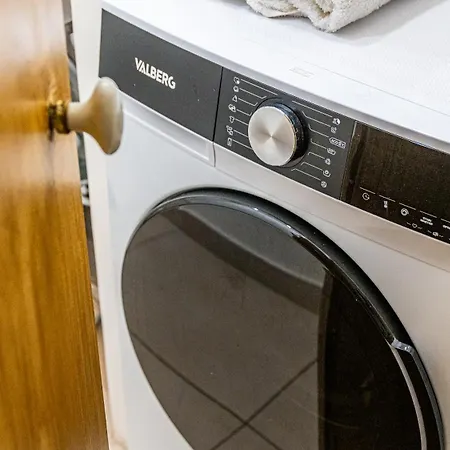 Cosy Avec Terrasse, Acces Gare A Pied