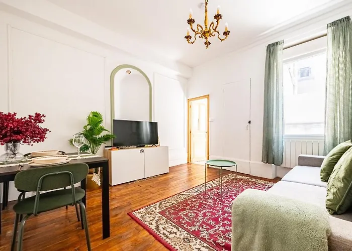 Daire Cosy Avec Terrasse, Acces Gare A Pied Dijon